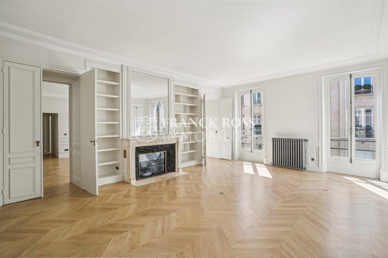 appartement 6 pièces en location sur PARIS (75008)