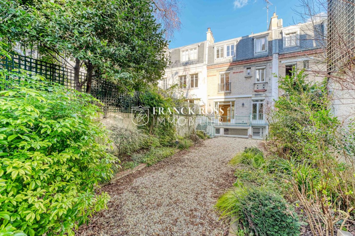 hôtel particulier 9 pièces en location sur PARIS (75016)